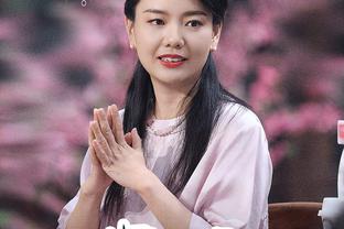 世一庆？韩国妹子在毕业典礼上模仿C罗Siuuu，现场多人附和？